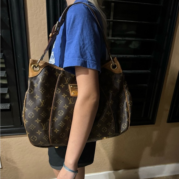 Louis Vuitton Galliera MM - Picture 10 of 10